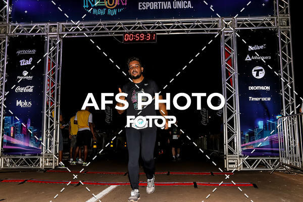 Buy your photos of the eventNeon Night Run 2019 - Brasilia on Fotop