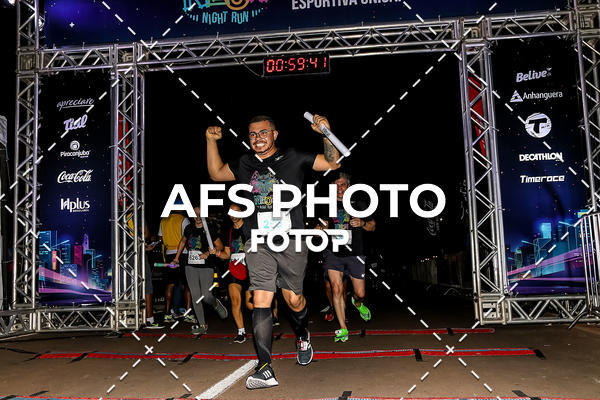 Buy your photos of the eventNeon Night Run 2019 - Brasilia on Fotop