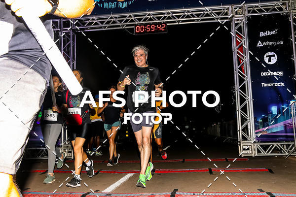 Buy your photos of the eventNeon Night Run 2019 - Brasilia on Fotop
