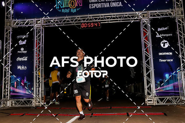 Buy your photos of the eventNeon Night Run 2019 - Brasilia on Fotop