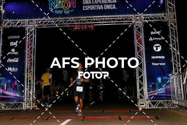 Buy your photos of the eventNeon Night Run 2019 - Brasilia on Fotop