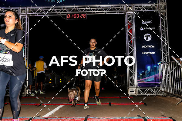 Buy your photos of the eventNeon Night Run 2019 - Brasilia on Fotop