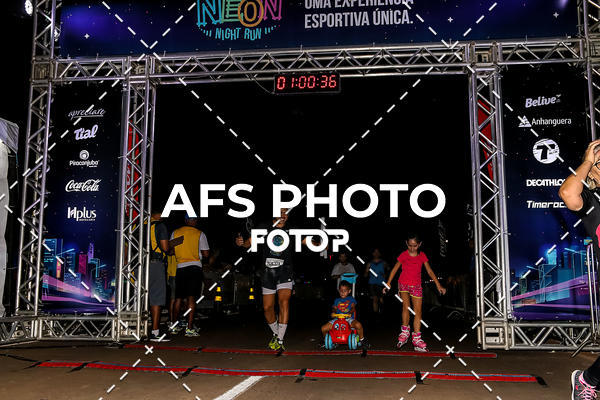 Buy your photos of the eventNeon Night Run 2019 - Brasilia on Fotop