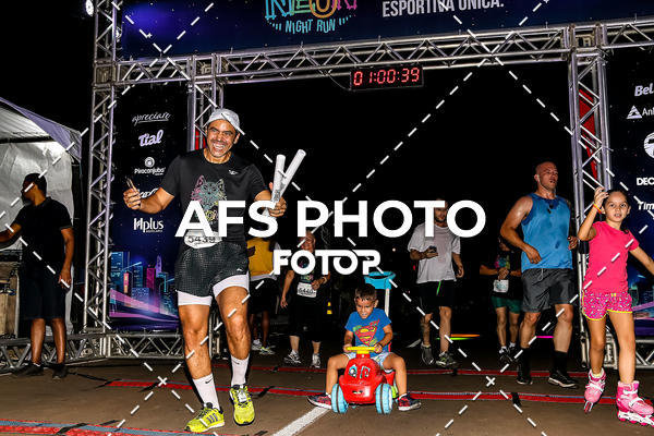 Buy your photos of the eventNeon Night Run 2019 - Brasilia on Fotop