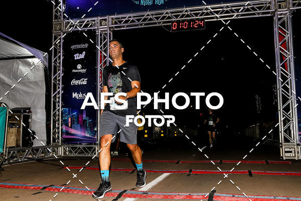 Buy your photos of the eventNeon Night Run 2019 - Brasilia on Fotop