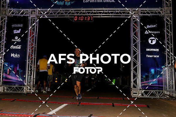 Buy your photos of the eventNeon Night Run 2019 - Brasilia on Fotop