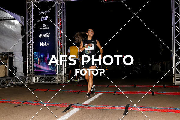 Buy your photos of the eventNeon Night Run 2019 - Brasilia on Fotop