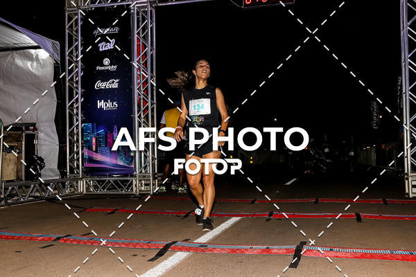 Buy your photos of the eventNeon Night Run 2019 - Brasilia on Fotop