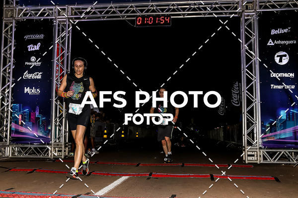 Buy your photos of the eventNeon Night Run 2019 - Brasilia on Fotop