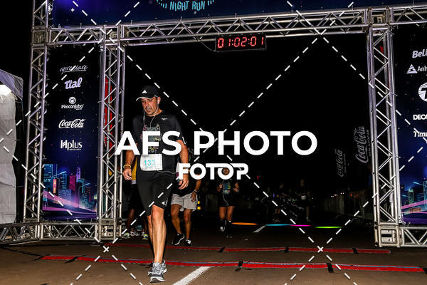 Buy your photos of the eventNeon Night Run 2019 - Brasilia on Fotop