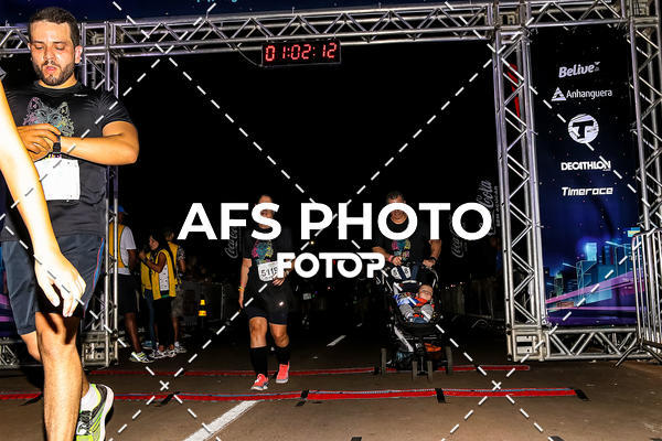 Buy your photos of the eventNeon Night Run 2019 - Brasilia on Fotop
