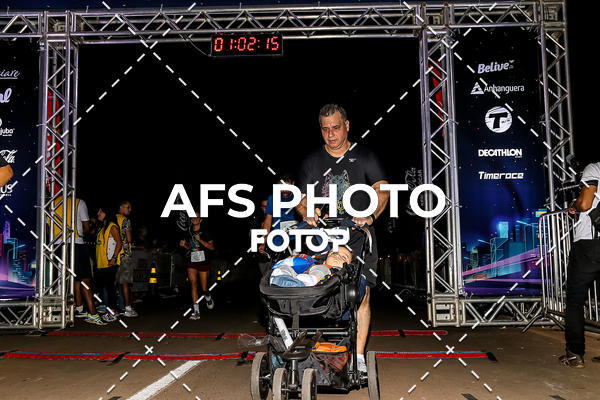 Buy your photos of the eventNeon Night Run 2019 - Brasilia on Fotop