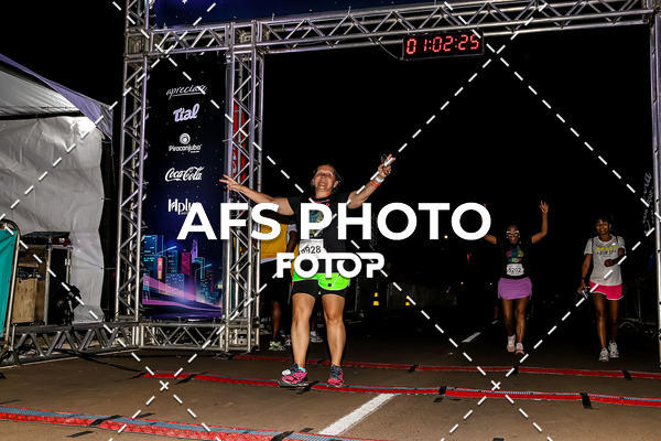 Buy your photos of the eventNeon Night Run 2019 - Brasilia on Fotop