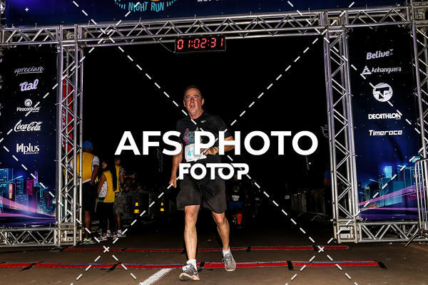 Buy your photos of the eventNeon Night Run 2019 - Brasilia on Fotop