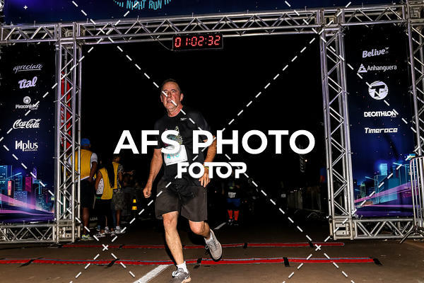 Buy your photos of the eventNeon Night Run 2019 - Brasilia on Fotop