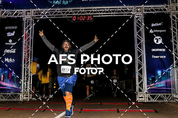 Buy your photos of the eventNeon Night Run 2019 - Brasilia on Fotop