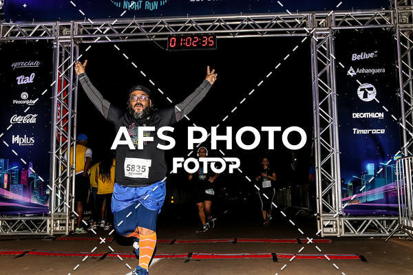Buy your photos of the eventNeon Night Run 2019 - Brasilia on Fotop