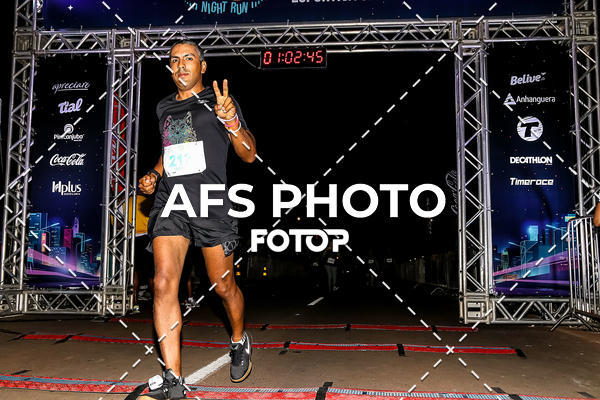 Buy your photos of the eventNeon Night Run 2019 - Brasilia on Fotop