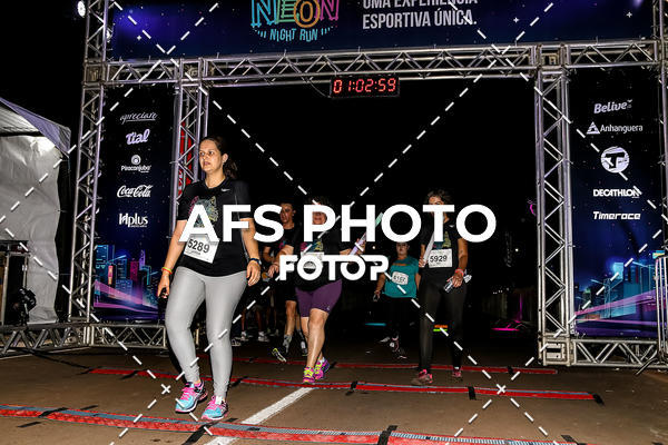 Buy your photos of the eventNeon Night Run 2019 - Brasilia on Fotop