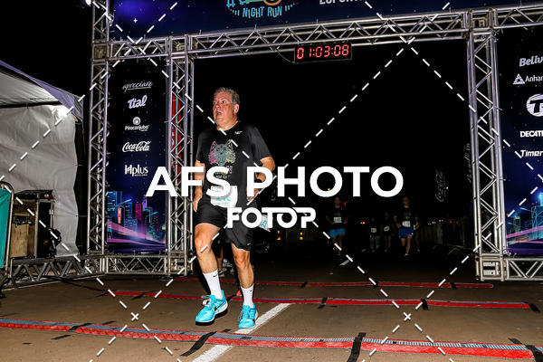 Buy your photos of the eventNeon Night Run 2019 - Brasilia on Fotop