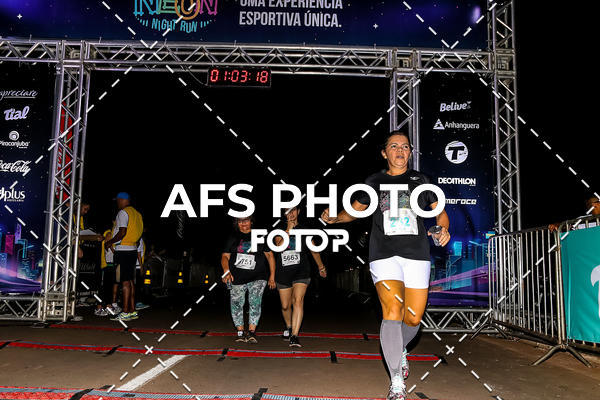 Buy your photos of the eventNeon Night Run 2019 - Brasilia on Fotop