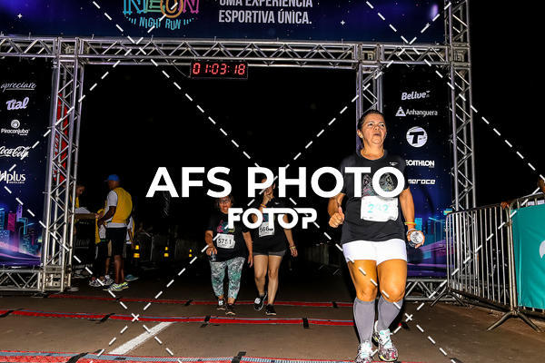 Buy your photos of the eventNeon Night Run 2019 - Brasilia on Fotop