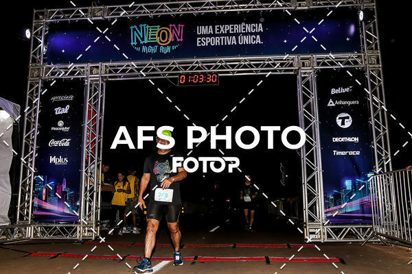Buy your photos of the eventNeon Night Run 2019 - Brasilia on Fotop