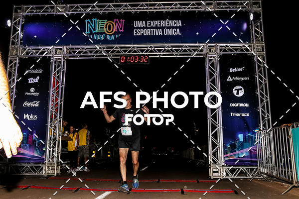 Buy your photos of the eventNeon Night Run 2019 - Brasilia on Fotop