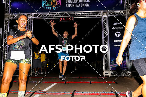 Buy your photos of the eventNeon Night Run 2019 - Brasilia on Fotop