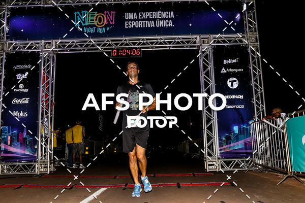 Buy your photos of the eventNeon Night Run 2019 - Brasilia on Fotop