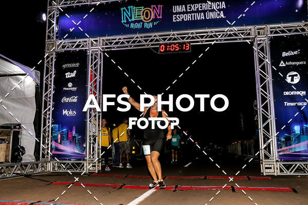 Buy your photos of the eventNeon Night Run 2019 - Brasilia on Fotop