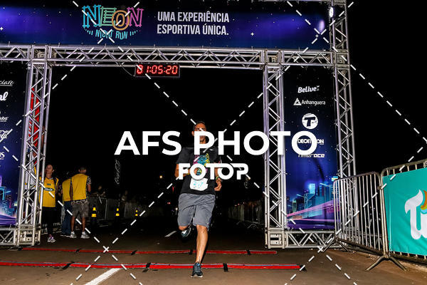Buy your photos of the eventNeon Night Run 2019 - Brasilia on Fotop
