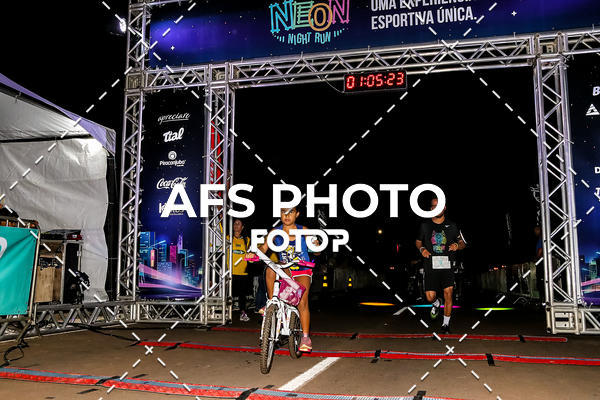 Buy your photos of the eventNeon Night Run 2019 - Brasilia on Fotop