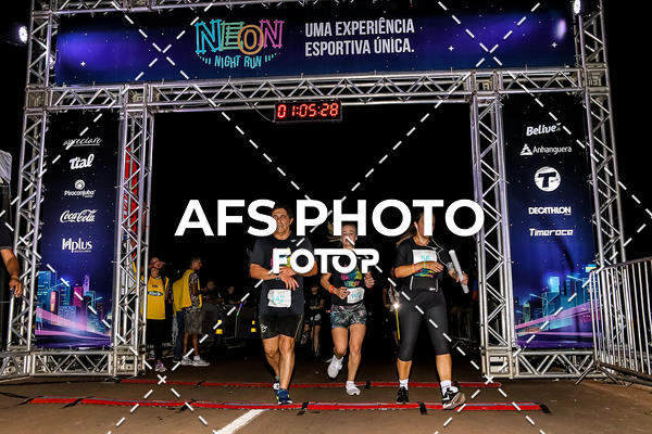 Buy your photos of the eventNeon Night Run 2019 - Brasilia on Fotop