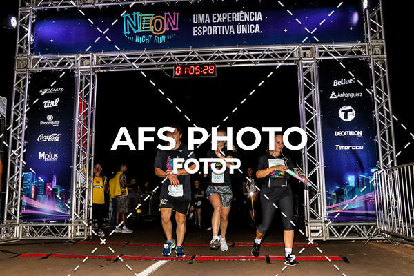 Buy your photos of the eventNeon Night Run 2019 - Brasilia on Fotop