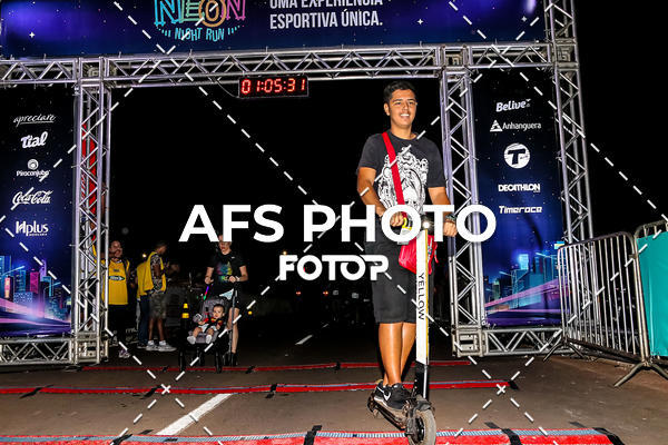 Buy your photos of the eventNeon Night Run 2019 - Brasilia on Fotop
