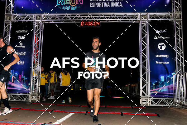 Buy your photos of the eventNeon Night Run 2019 - Brasilia on Fotop
