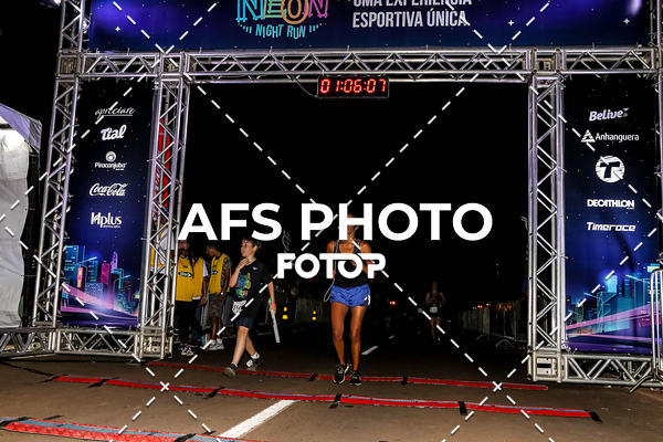 Buy your photos of the eventNeon Night Run 2019 - Brasilia on Fotop