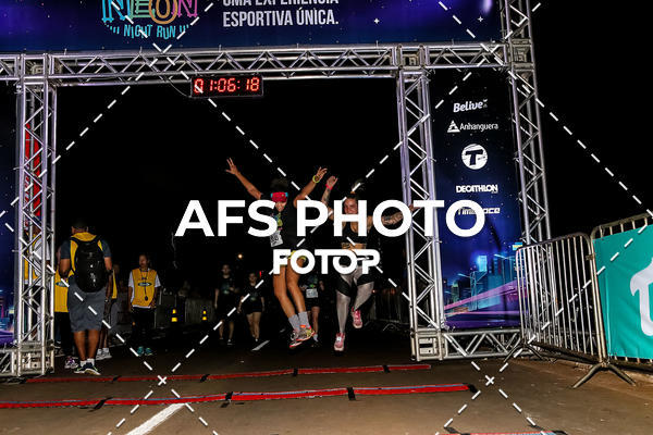 Buy your photos of the eventNeon Night Run 2019 - Brasilia on Fotop