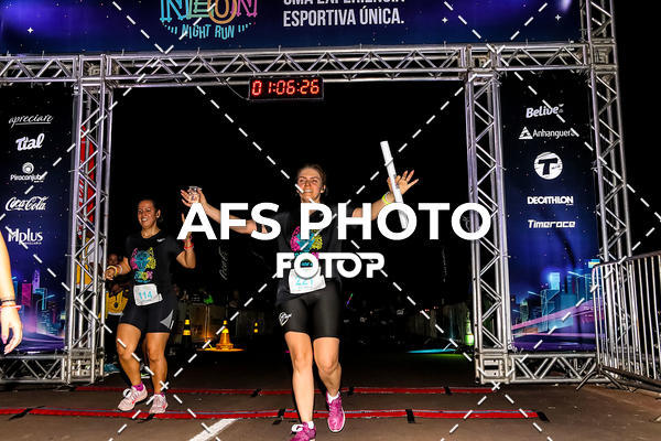 Buy your photos of the eventNeon Night Run 2019 - Brasilia on Fotop