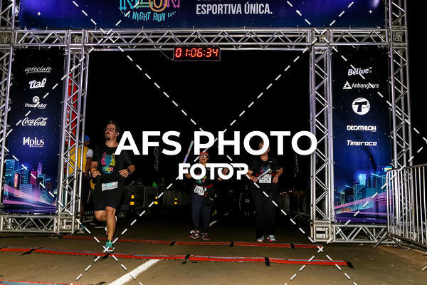 Buy your photos of the eventNeon Night Run 2019 - Brasilia on Fotop