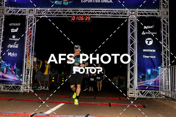 Buy your photos of the eventNeon Night Run 2019 - Brasilia on Fotop