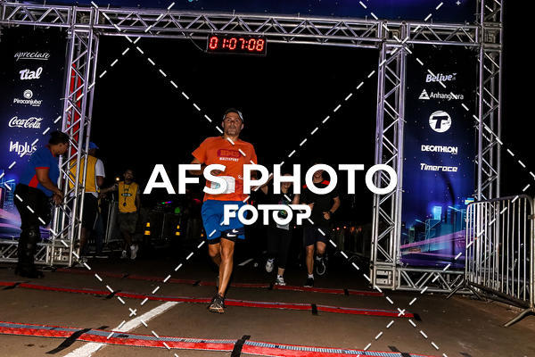 Buy your photos of the eventNeon Night Run 2019 - Brasilia on Fotop