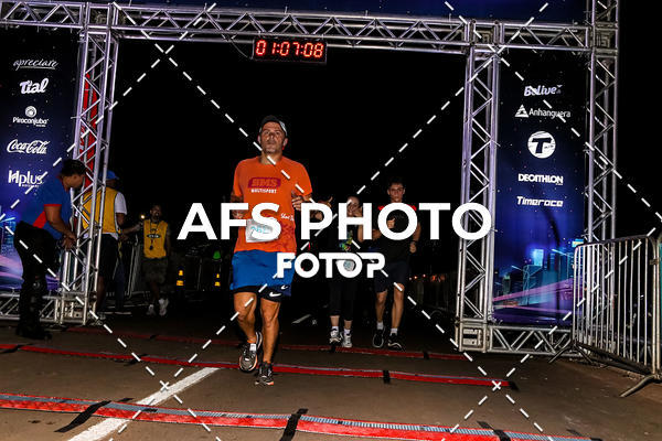 Buy your photos of the eventNeon Night Run 2019 - Brasilia on Fotop