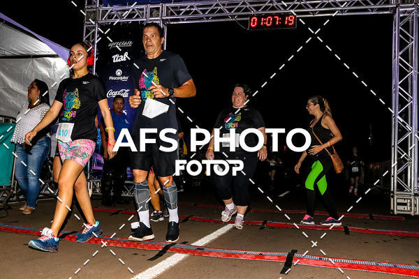 Buy your photos of the eventNeon Night Run 2019 - Brasilia on Fotop