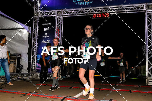 Buy your photos of the eventNeon Night Run 2019 - Brasilia on Fotop