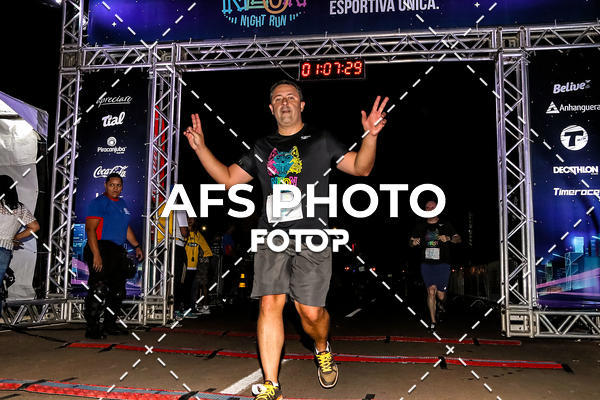 Buy your photos of the eventNeon Night Run 2019 - Brasilia on Fotop
