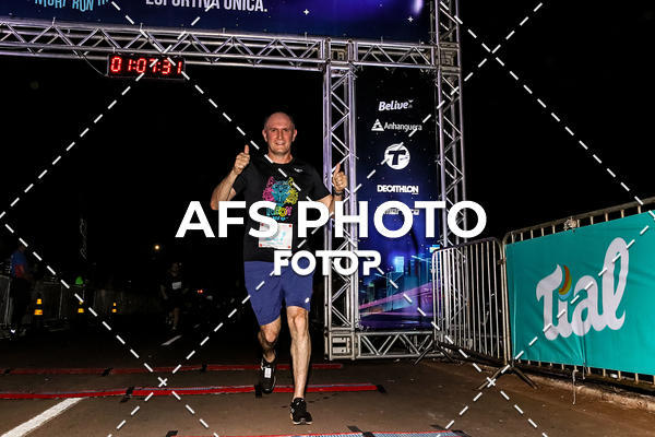Buy your photos of the eventNeon Night Run 2019 - Brasilia on Fotop