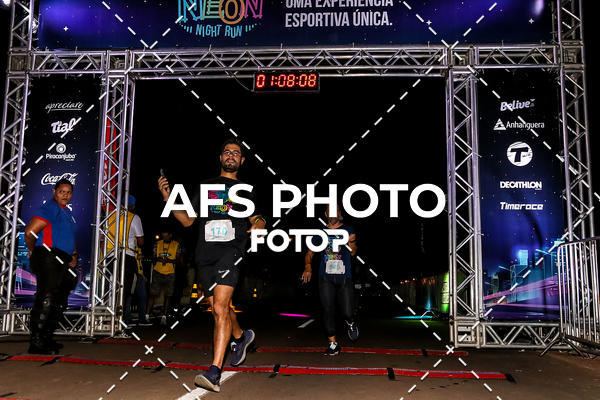Buy your photos of the eventNeon Night Run 2019 - Brasilia on Fotop