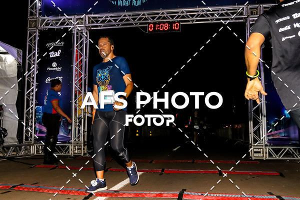 Buy your photos of the eventNeon Night Run 2019 - Brasilia on Fotop